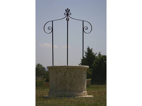 HABITAT ET JARDIN - Puits de jardin -  diamètre 120 x 210 cm - Hauteur du corps en pierre : 78 cm - Diamètre intérieur 77 cm - large