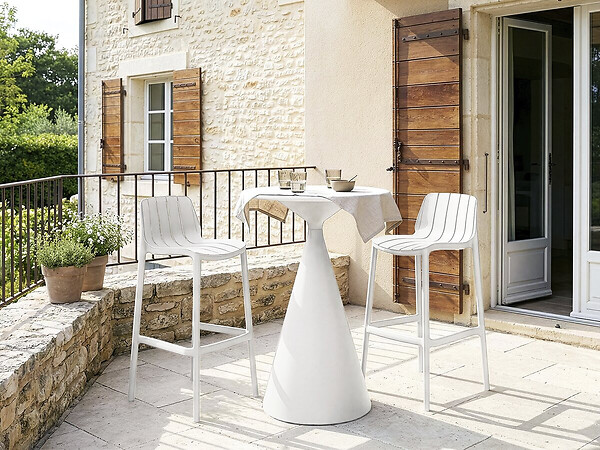 HABITAT ET JARDIN - Lot de 2 chaises hautes de jardin empilable "Vaena" - Blanc - large