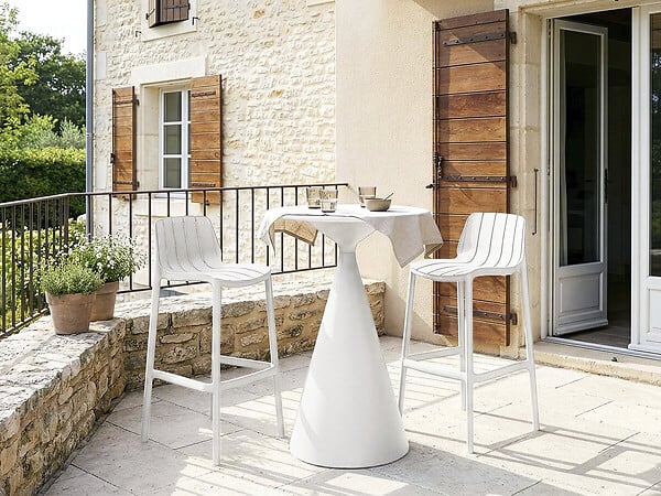 HABITAT ET JARDIN - Table et chaises hautes de bistrot empilables "Vaena" - 2 places - Blanc - large