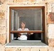 AVOSDIM - Moustiquaire Enroulable pour Fenêtre - L.125 x H.220cm Recoupable - Alu. Chêne Doré - Protection anti insectes - vignette