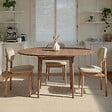 HABITAT ET JARDIN - Table à manger extensible en bois "Viona" 100 x 100 x 75 cm - Le chêne de Kafka - vignette
