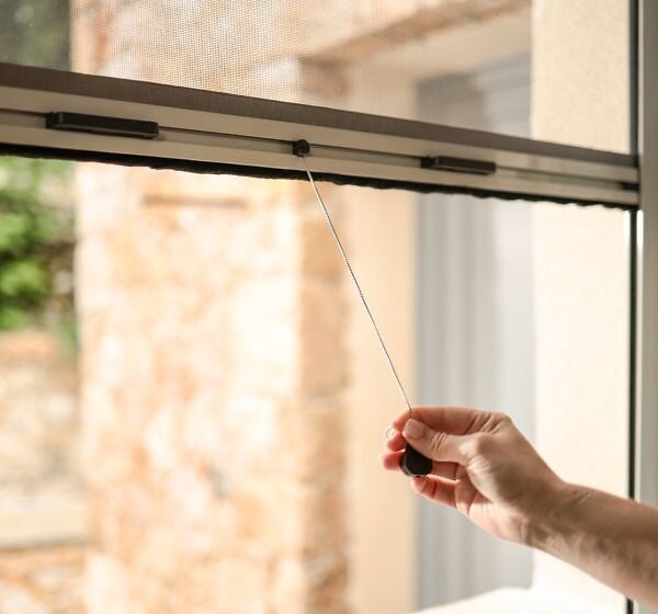 AVOSDIM - Moustiquaire Enroulable pour Fenêtre - L.80 x H.100cm Recoupable - Alu. Marron - Protection anti insectes - large