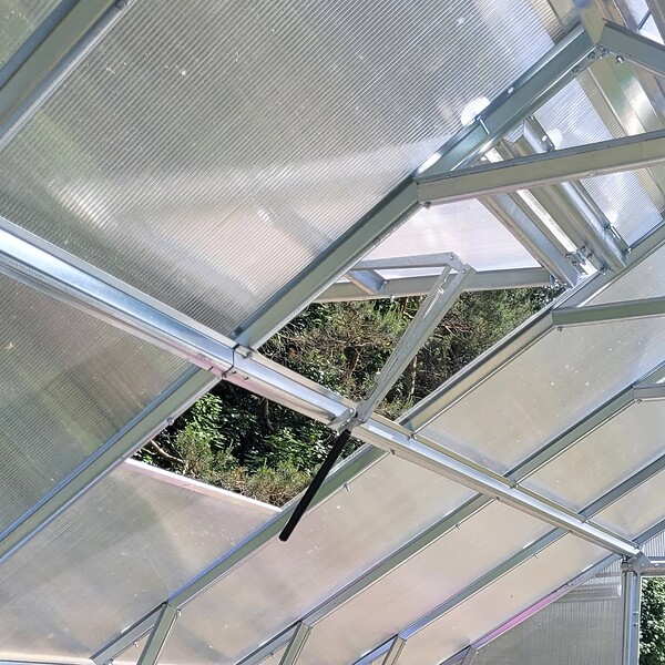 KLASIKA GREENHOUSES - Fenêtre de toit serre KLASIKA HOUSE 48 x 69 cm, ouvre-fenêtre automatique inclus - large