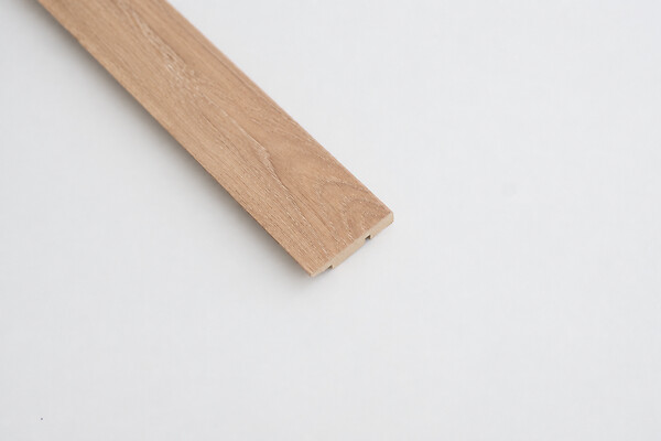 MODE DE VIE - Plinthe usselio 14x58x2400mm pefc 70% - large