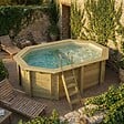 ALTANKA - Piscine hors sol en bois NEMO 4.3 x 3 - H.1.31 m avec plage, sable, fixations à sceller - BAS7303OSPI3+PLA303 - vignette