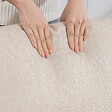 HOMCOM - Fauteuil de salon design piètement tubulaire acier noir tissu toucher lin beige - vignette