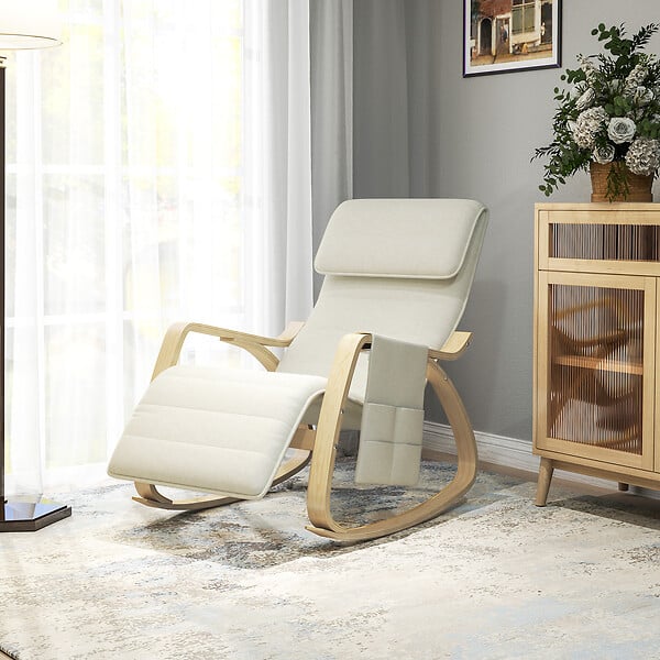 HOMCOM - Fauteuil à bascule - fauteuil relax repose-pied réglable, poche rangement, tétière - bois tissu beige clair - large