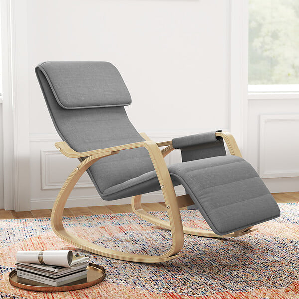 HOMCOM - Fauteuil à bascule - fauteuil relax repose-pied réglable, poche rangement, tétière - bois tissu gris - large
