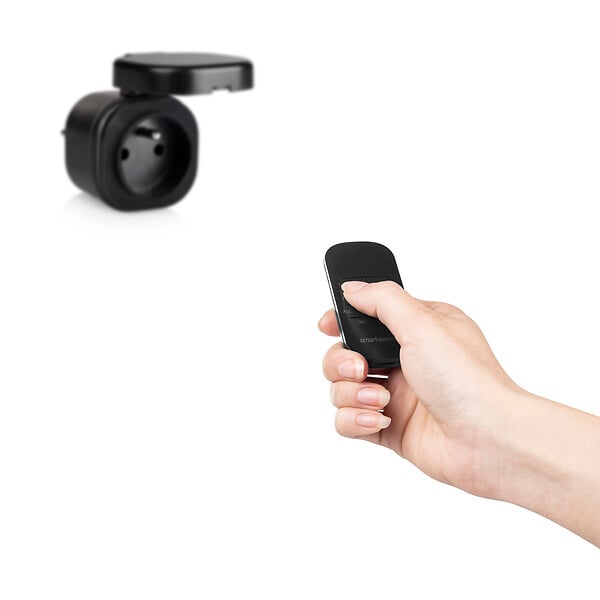 SMARTWARES - Kit de 2 prises extérieures commandées - IP44 - 3000 W - large