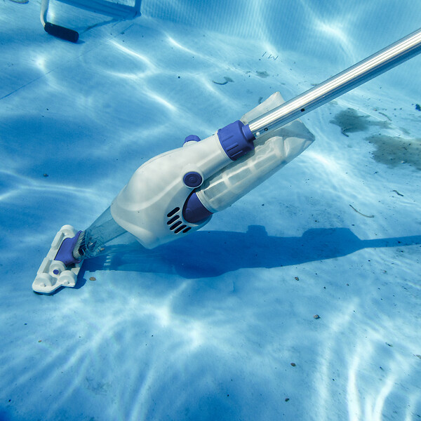 GRE - Aspirateur de piscine sans fil - 111V - large