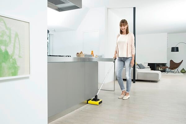 KARCHER - Balai électrique sans fil - 3.7V - 30 min d'autonomie - large