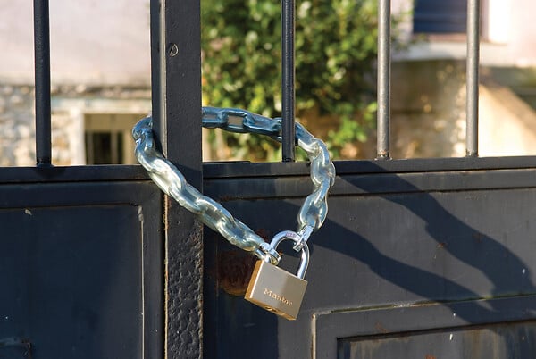 MASTER LOCK - Cadenas à clé laiton massif 60mm anse d.9xh.36mm 6 goupilles 4 clés - large