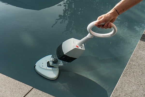 UBBINK PIS - Aspirateur piscine sans fil - Pool Accu Cleaner - 4680 L/h - large