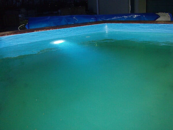UBBINK PIS - Kit éclairage piscine - 406 LED RVB - Télécommandé - large
