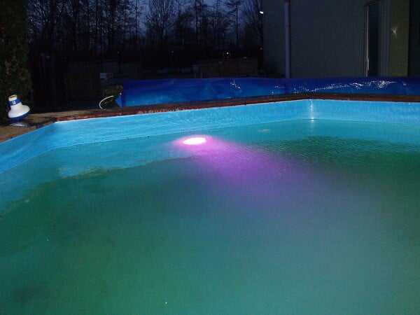UBBINK PIS - Kit éclairage piscine - 406 LED RVB - Télécommandé - large