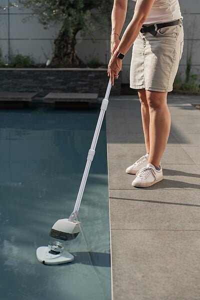 UBBINK PIS - Aspirateur piscine sans fil - Pool Accu Cleaner - 4680 L/h - large