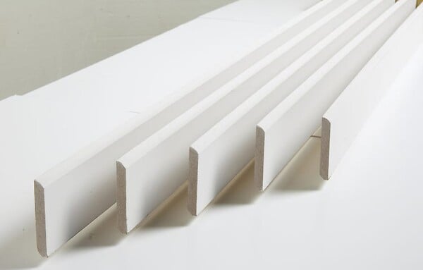 UTBOIS - Lot de 5 plinthes revêtues arrondies - Blanc - L2m - large