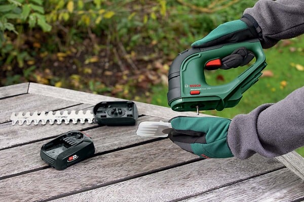 BOSCH - Taille-herbes AdvancedShear 18V - 1 batterie 2,5Ah - large
