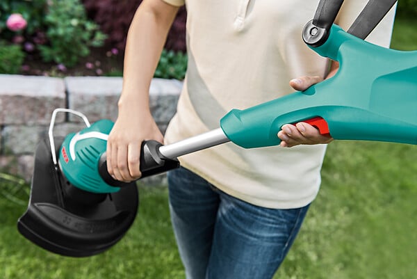 BOSCH - Coupe-bordures électrique - 400 W - 24cm - large