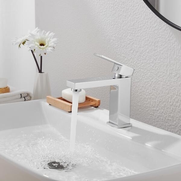 Robinet de salle de bain Essebagno Deco mitigeur lavabo bas gris gun métal