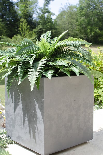 EDA - Pot carré Basalt - Gris béton - 39,5x39,5x43,5cm - large