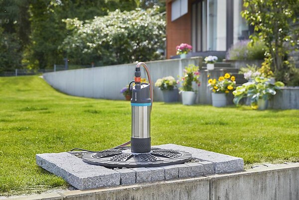 GARDENA - Pompe Immergée 5900/4 Inox Automatique - large
