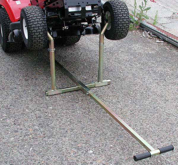 F1 - Lève tondeuse autoportée à prises sous essieu - 130kg - large
